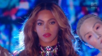 Beyonce-2014-VMAs-490x272
