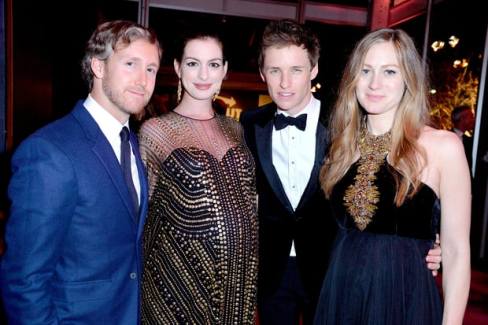 ann-hathaway-adam-eddie-redmayne-hannah-8ff26998-fbab-4f7b-87fd-1ee39fa48463